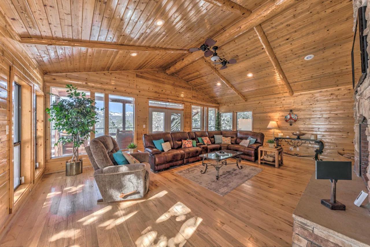 Spacious Ruidoso Home With Hot Tub And Fireplaces 外观 照片