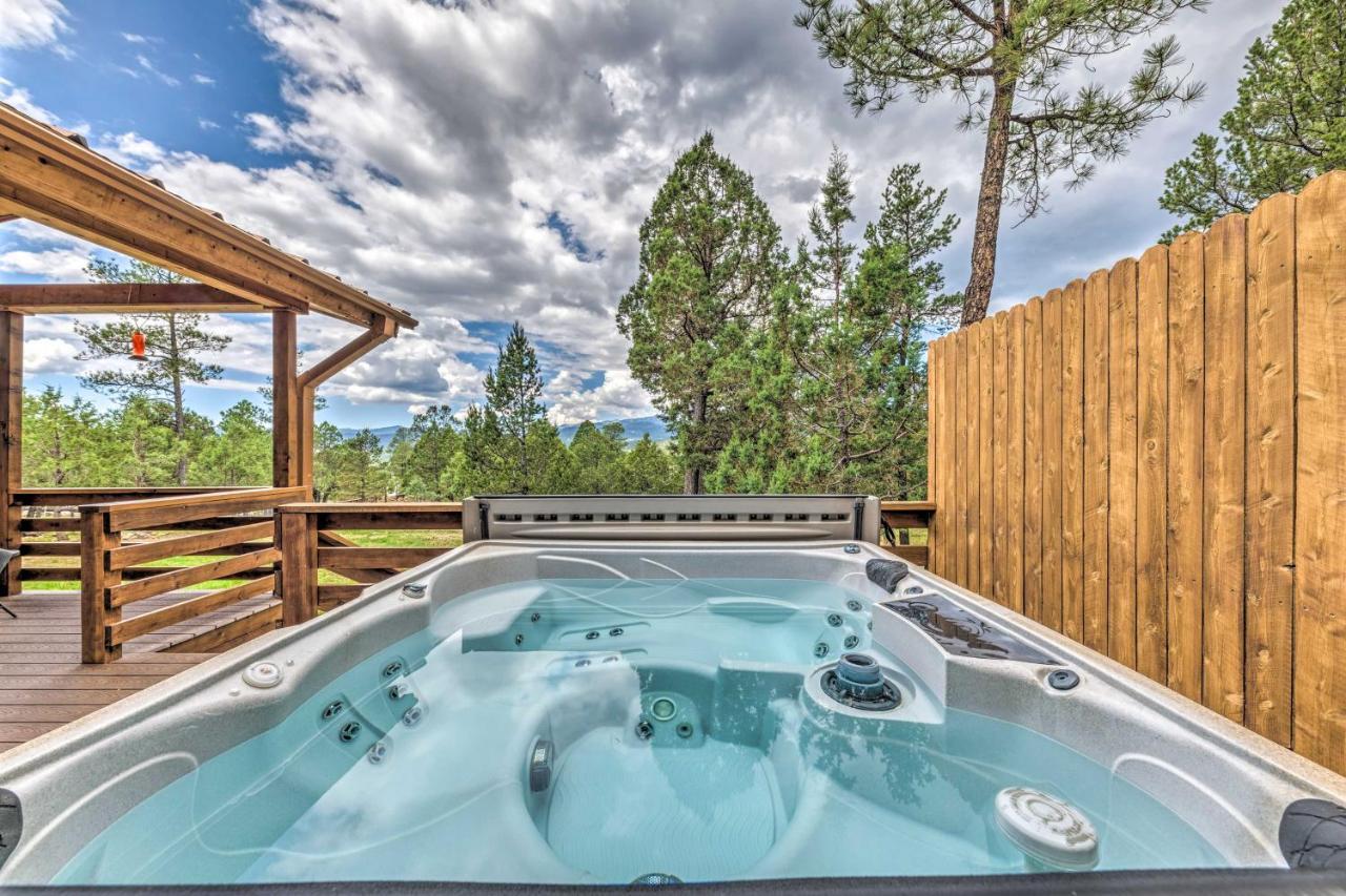 Spacious Ruidoso Home With Hot Tub And Fireplaces 外观 照片
