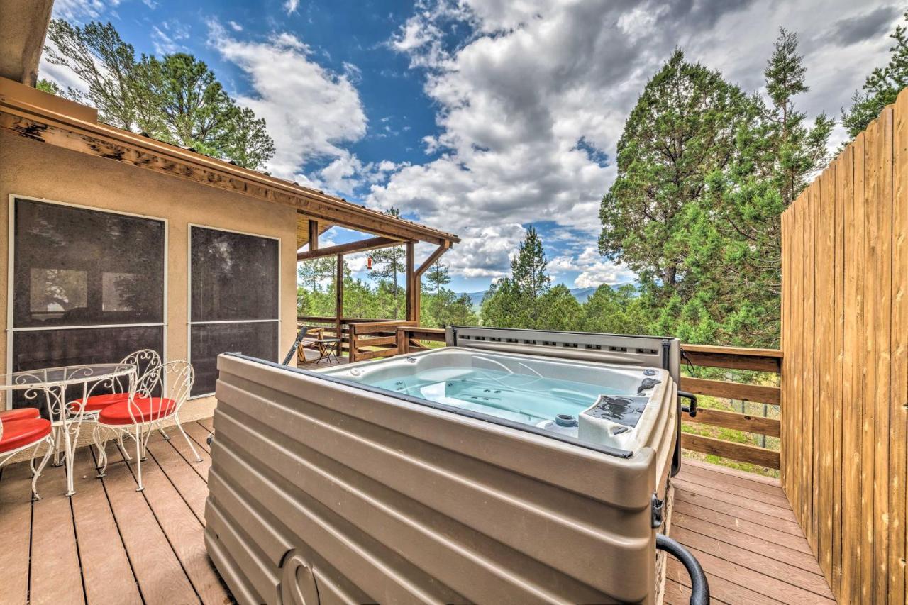Spacious Ruidoso Home With Hot Tub And Fireplaces 外观 照片
